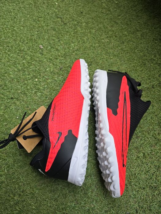 Футболни стоношки Nike PHANTOM GX ACADEMY DF TF - размер 38 1/2
Nike
N