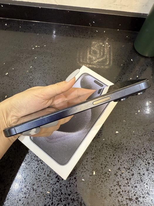 Продам iphone 15 pro max 512 gb