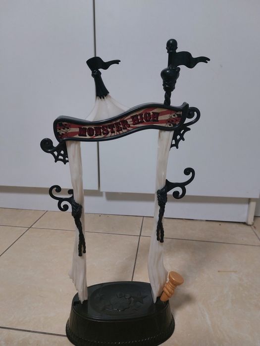 Качеля монстр хай от набора