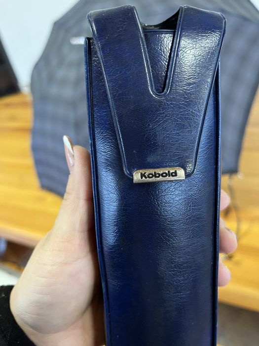 Чадър KOBOLD с твърд калъф – качествен и стилен