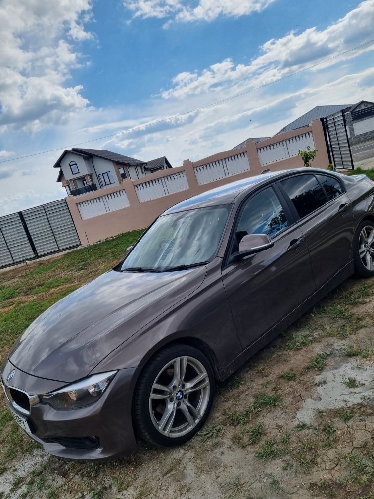 Vând BMW F30 2014 2000 D