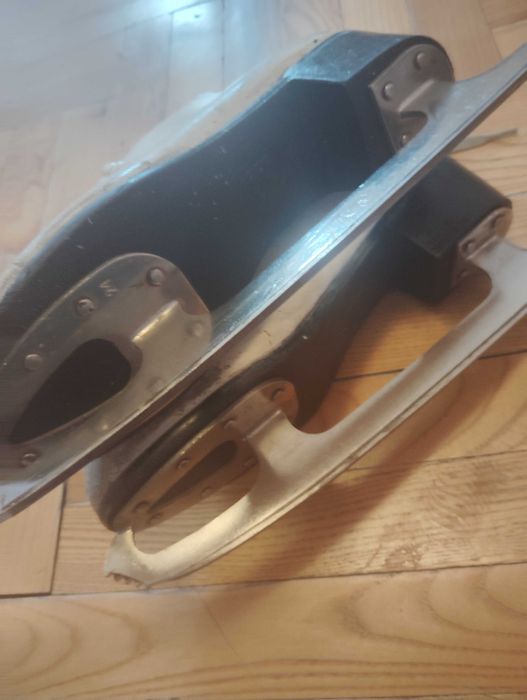 Кънки за фигурно пързаляне