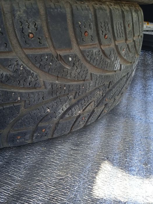 Шины 225\600
R17 в удовлетворительном состоянии не дорого срочно