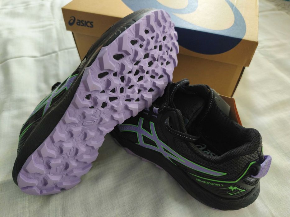 Adidasi pentru alergare Asics