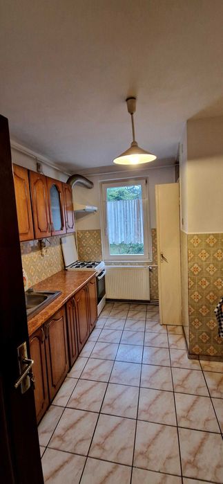 Închiriez apartament 4 camere zona Tractorul