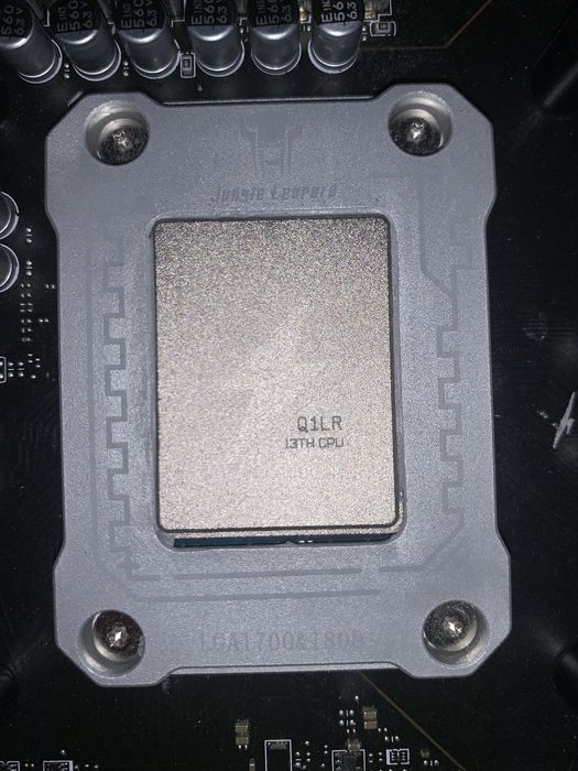 Msi B660 Tomahawk + Intel 13650HX (q1lr es) + xpg D60G 3600Mhz 2x16Gb
