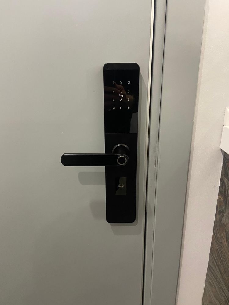 Smart lock 902 (TT lock)