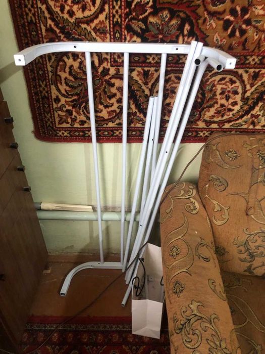 Вешалка для платьев напольная