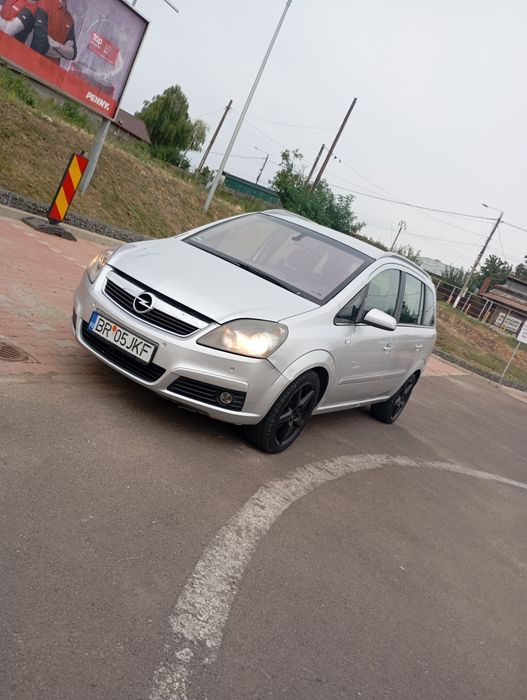 Vând Opel Zafira B