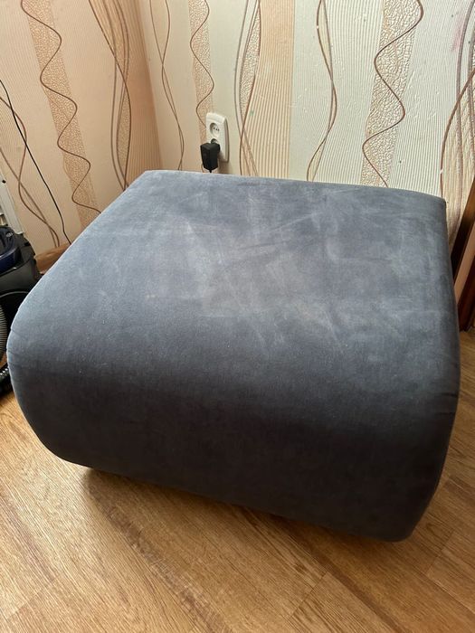 Диван с креслом и пуфик