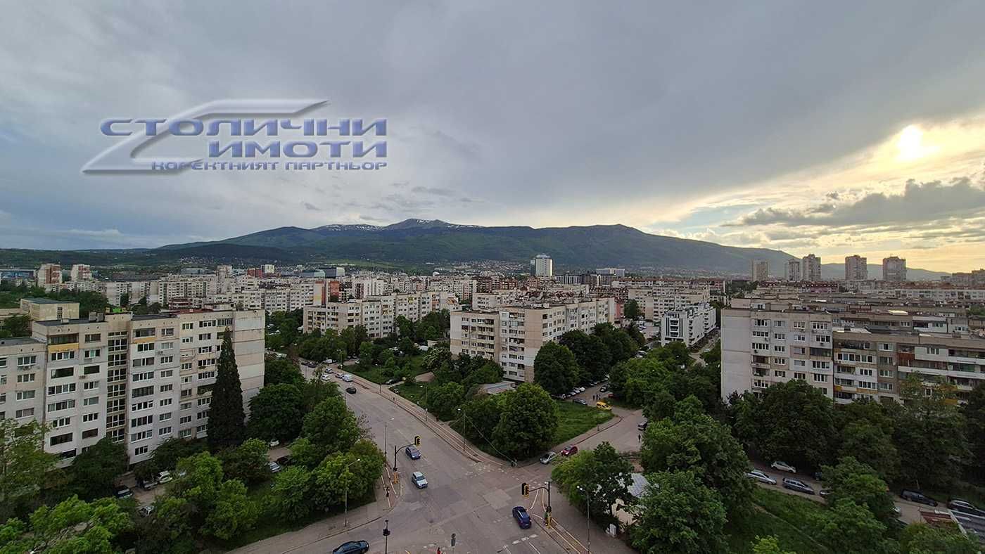 Тристаен с отлична панорама в Младост-3