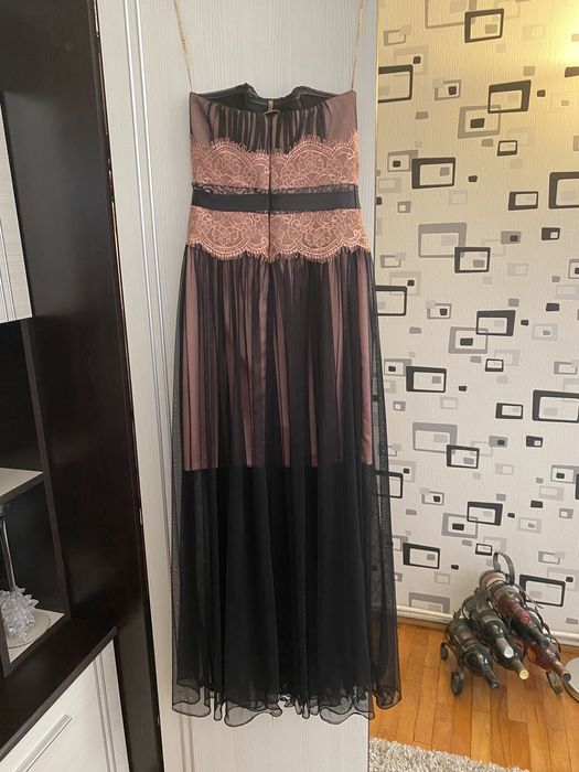 Rochie de gală corai cu voal negru