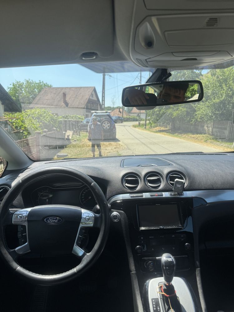 Ford x max 7 locuri