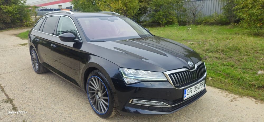 Vând Skoda Superb