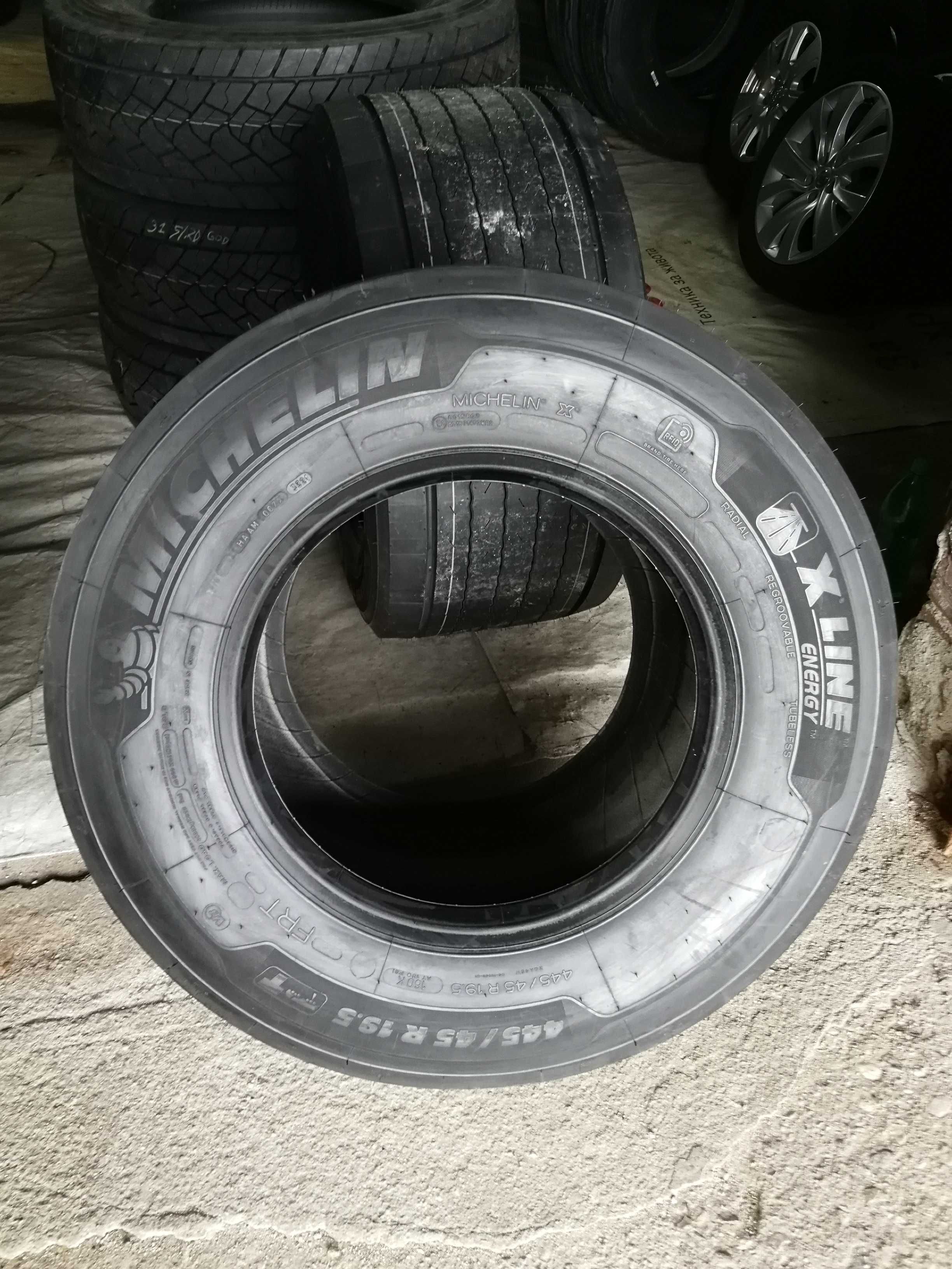 Нови гуми за ремарке R19.5 445/45 Michelin XLine Energy T 160K