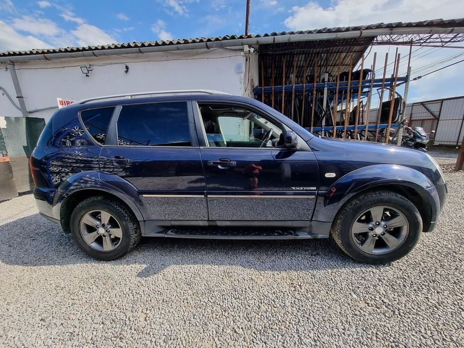 Dezmembrari dezmembrez  SsangYong Rexton Facelift 2006 2.7 D 2006 - 2012