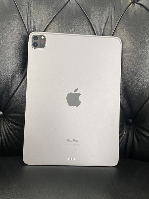 iPad Pro 11-Inch 4th Generation / WI-FI/ 128 GB / Space Gray/ Bun
