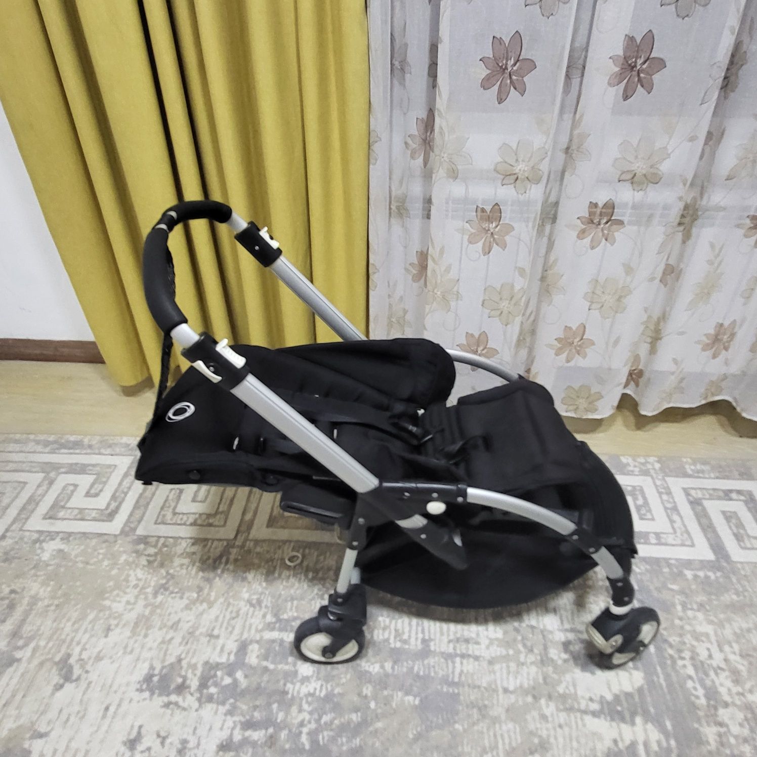 Коляска  bugaboo bee