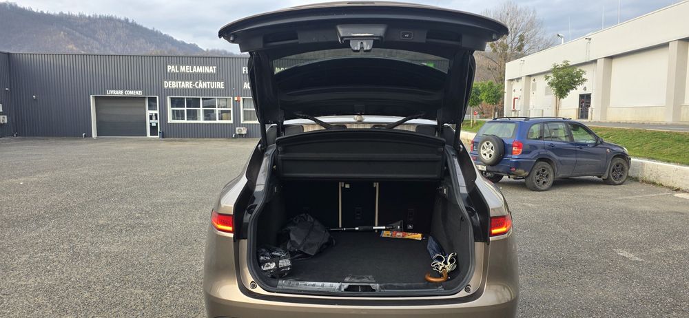 Jaguar f pace black edition