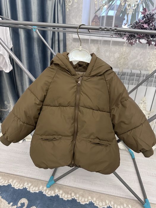 Легкая зимняя куртка унисекс .