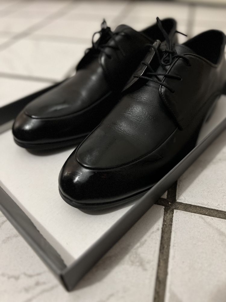 Нови черни официални обувки