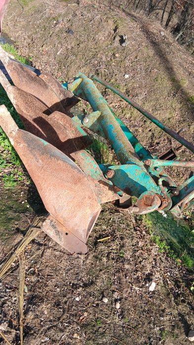 De vânzare tractor utb 650 cu plug și remorcă rm2