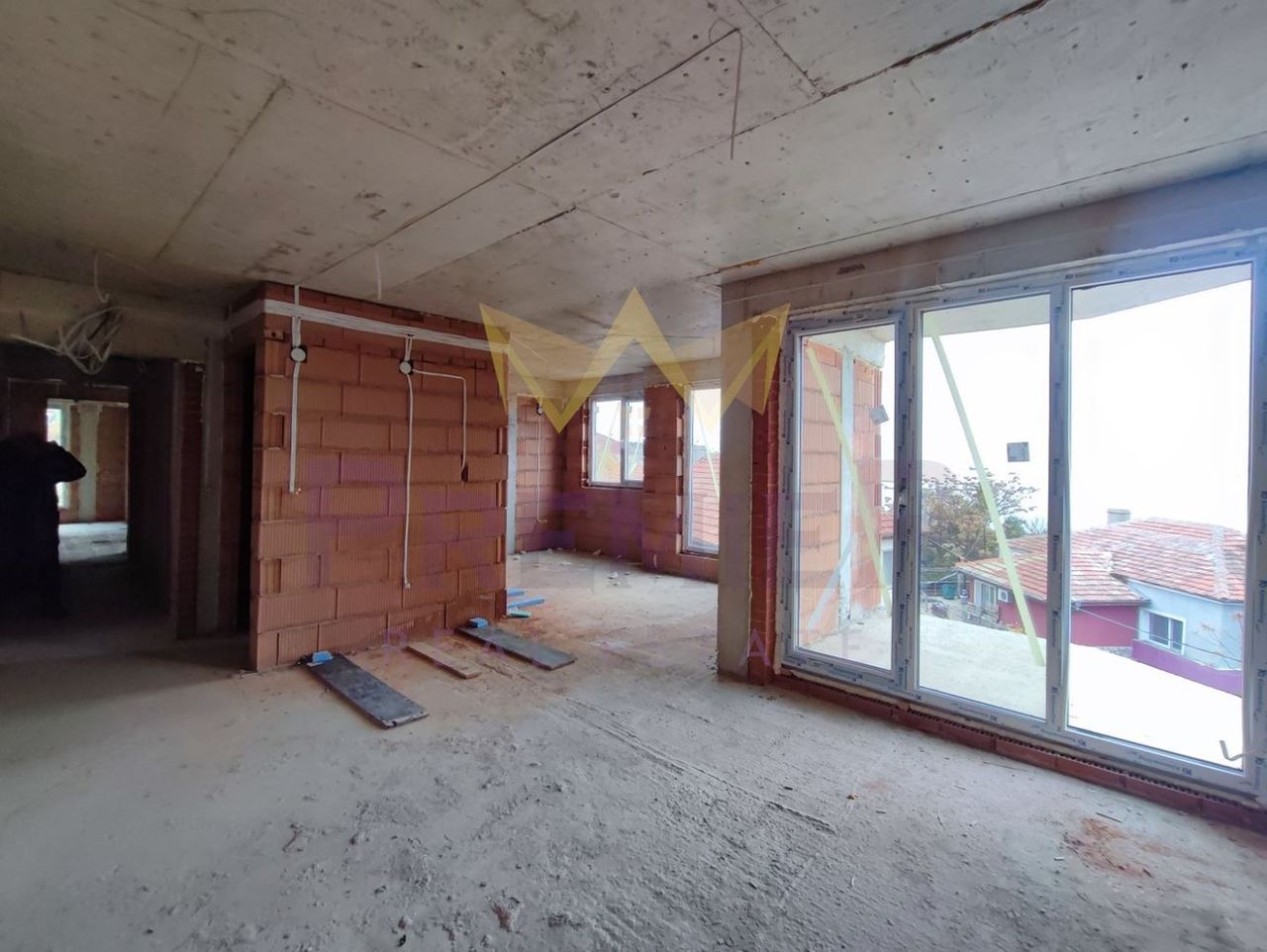 Продава се Тристаен апартамент в Балчик - 80 кв.м за 1363 €/кв.м - Снимка #1