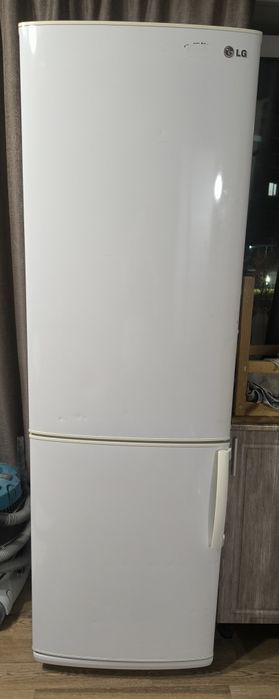 Продам холодильник за 50000 тг