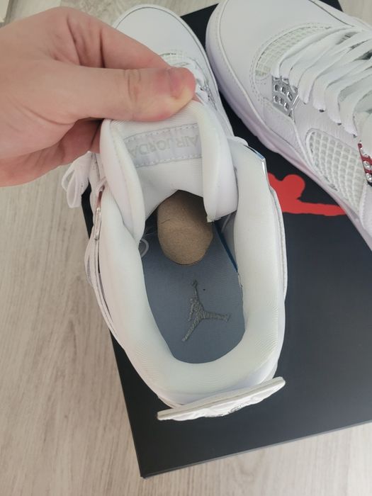 Air Jordan 4 "White Oreo"