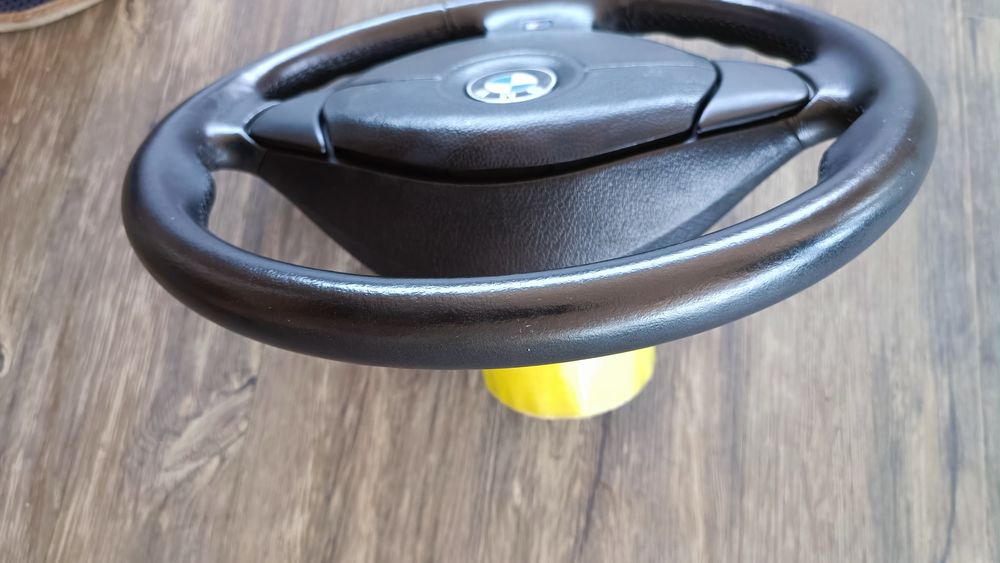 Продавам оригинален M волан за BMW E36 и BMW E39.