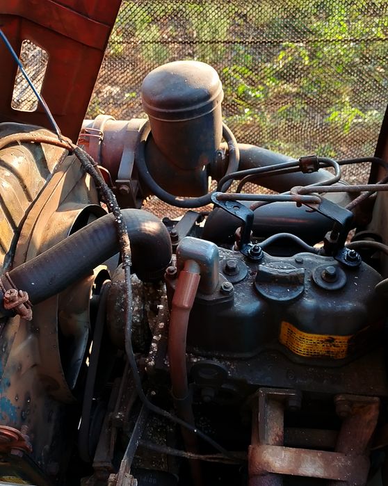 Продавам трактор Kubota B7000