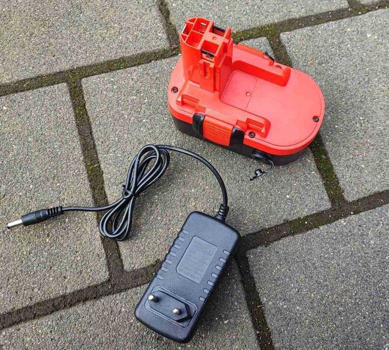 Li-Ion Baterie 18V (3Ah) cu încărcător pentru Bosch