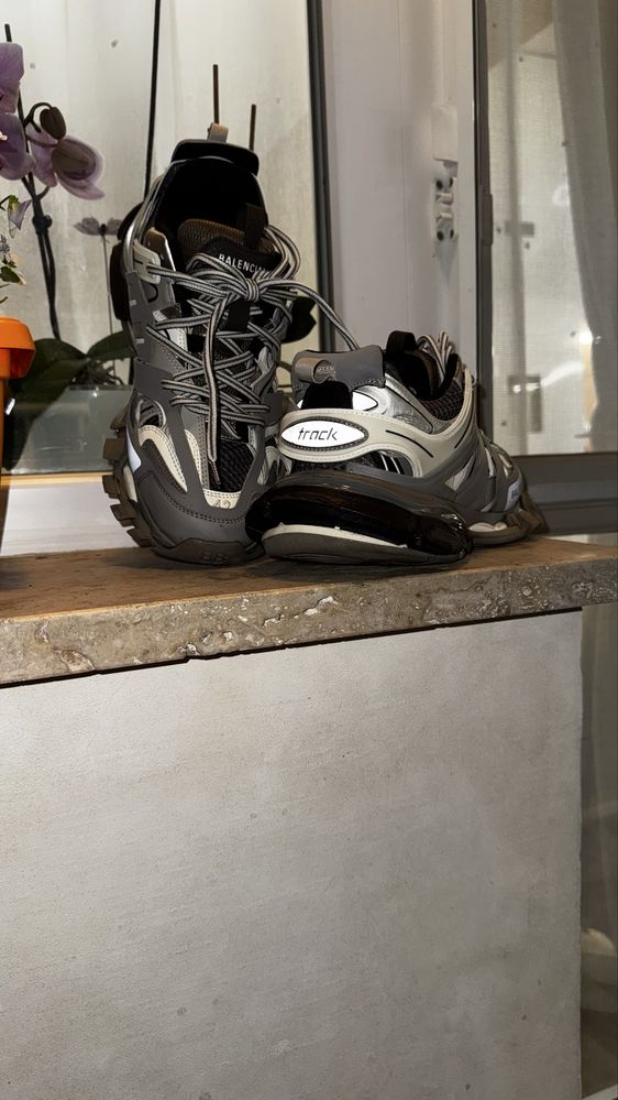 Balenciaga track сиви 42 номер