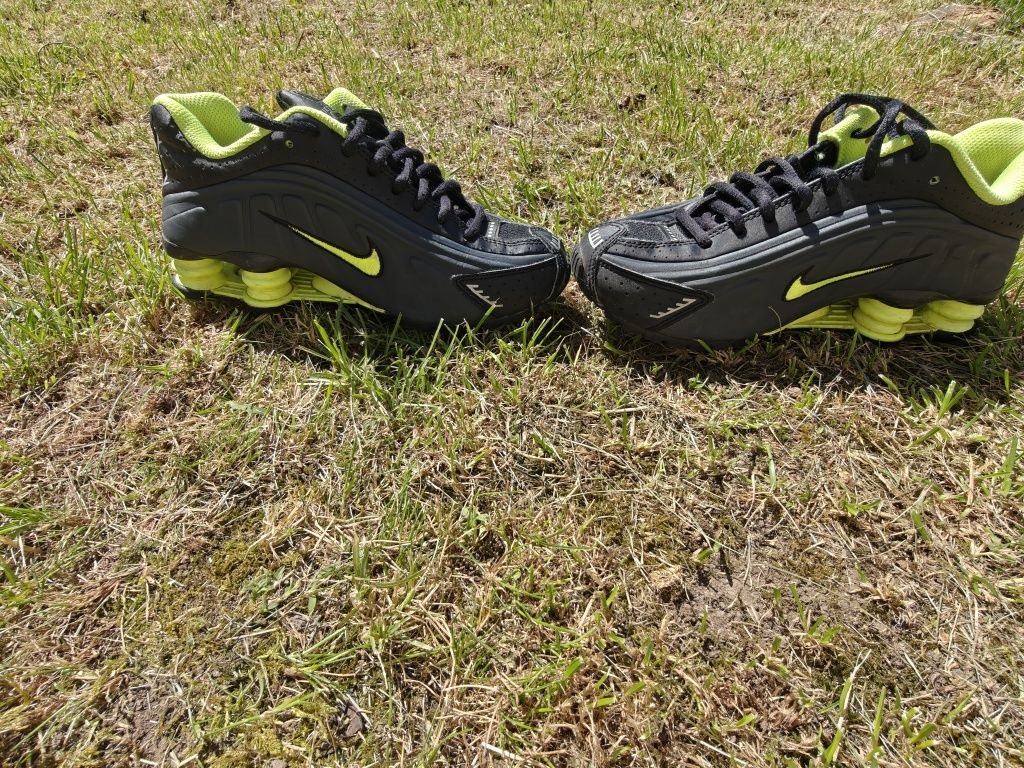 Nike shox децки черно/зелени