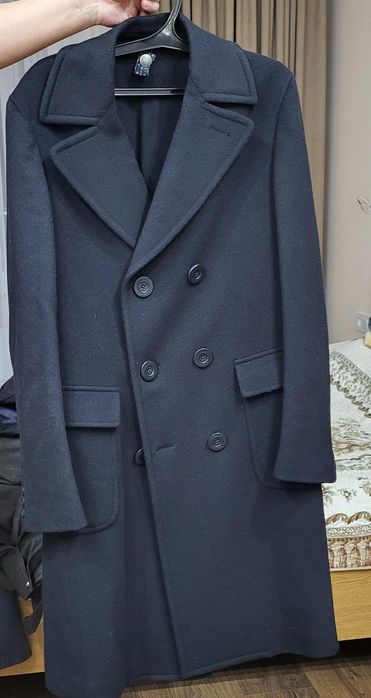 Продам мужское пальто "Etro" 200000 тг.