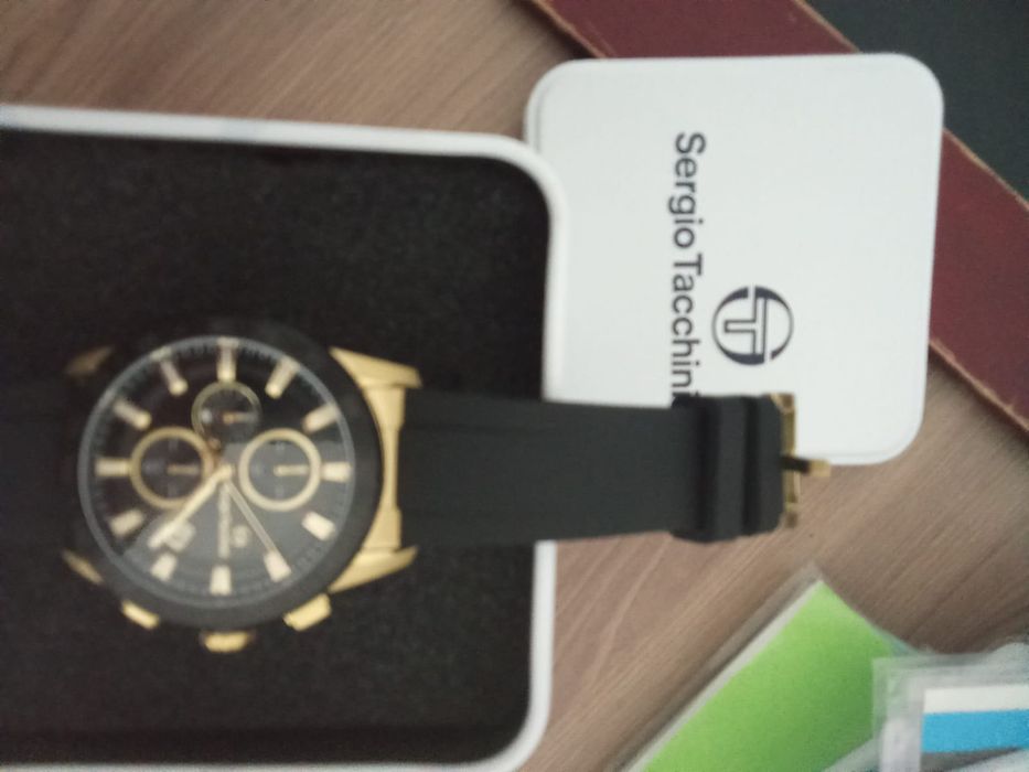 Продам часы новое. Новое, в заводской коробке. С документами.