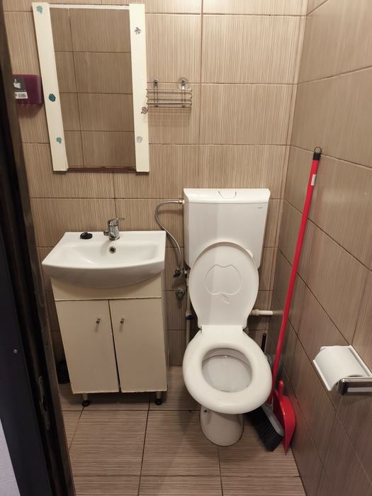 Închiriez garsonieră strada Comuna din Paris