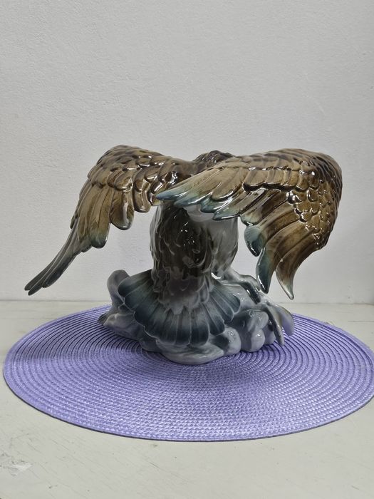 Порцеланова Фигора на  орел.