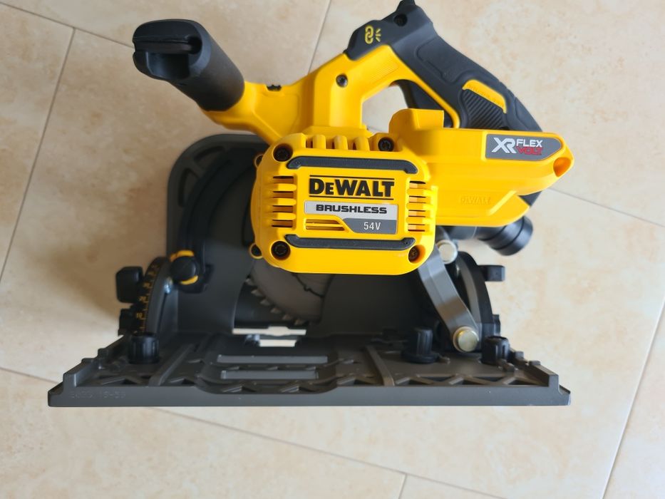 Dewalt DCS 520NT- circular de mana cu plonjare
