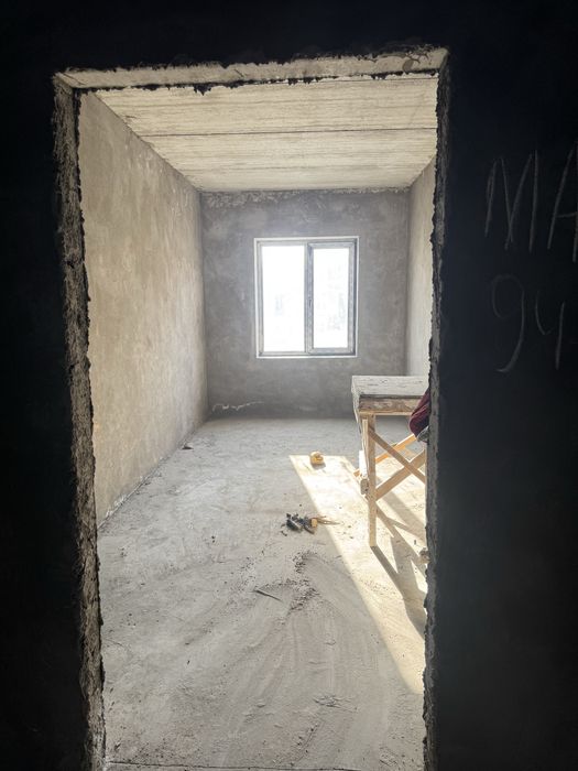 Novostroya Dom 3 xona 67 kv/m eshonguzar