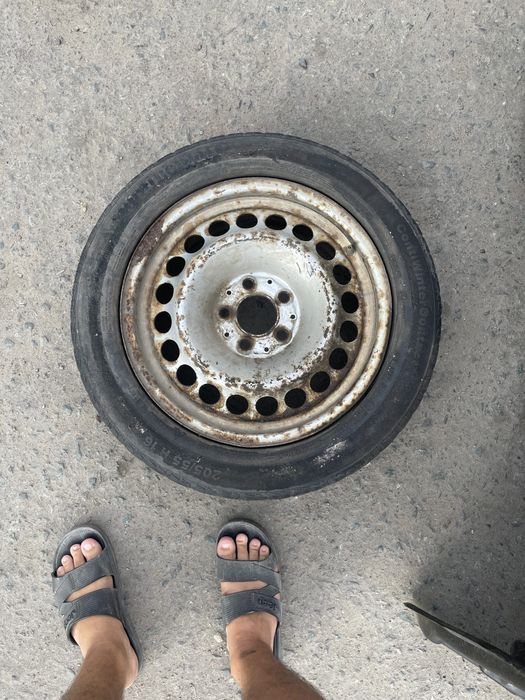 Диск с резиной continental 205/55/16