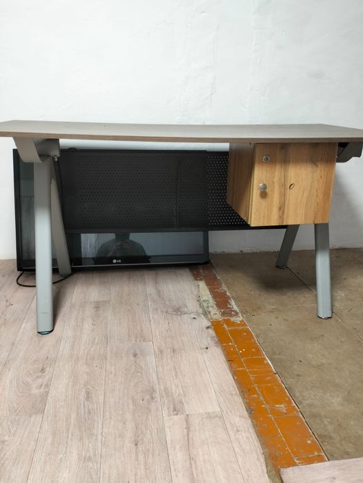 Продам офисный стол