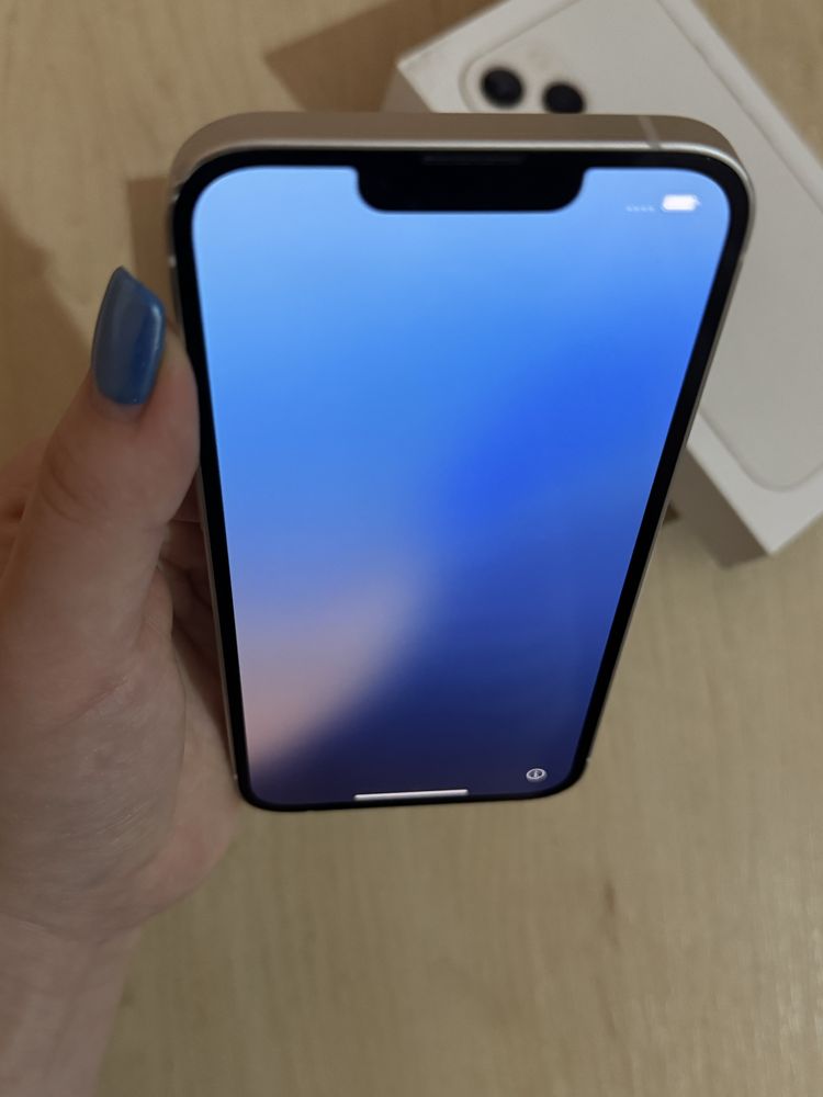 iPhone 13 белый 256 гб