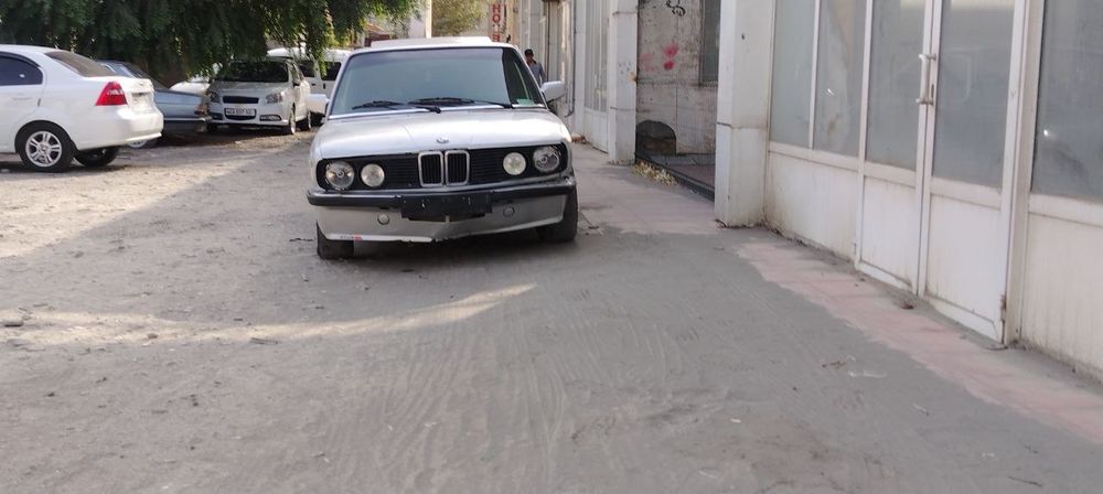 bmw 5m 28 sotiladi