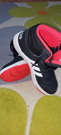 Кецове Adidas 37