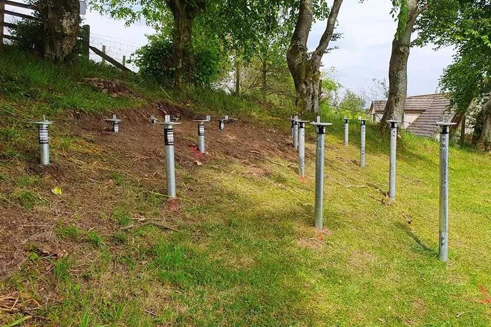 Montan Pilonii Foranti pentru Fundatii sau Constructii Usoare