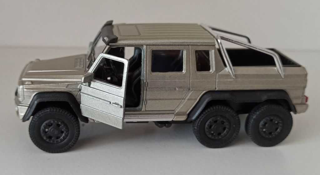 Macheta Mercedes-Benz G63 AMG 6X6 Gold - Welly 1/40