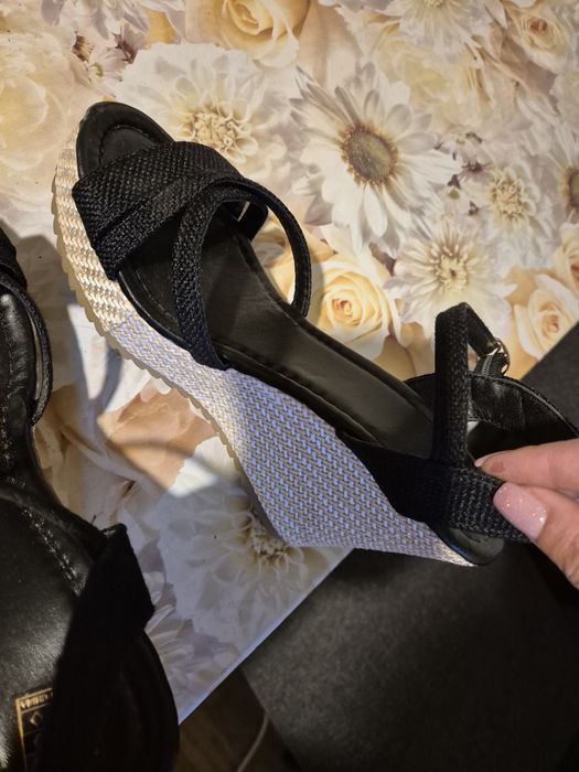 Сандали с платформа