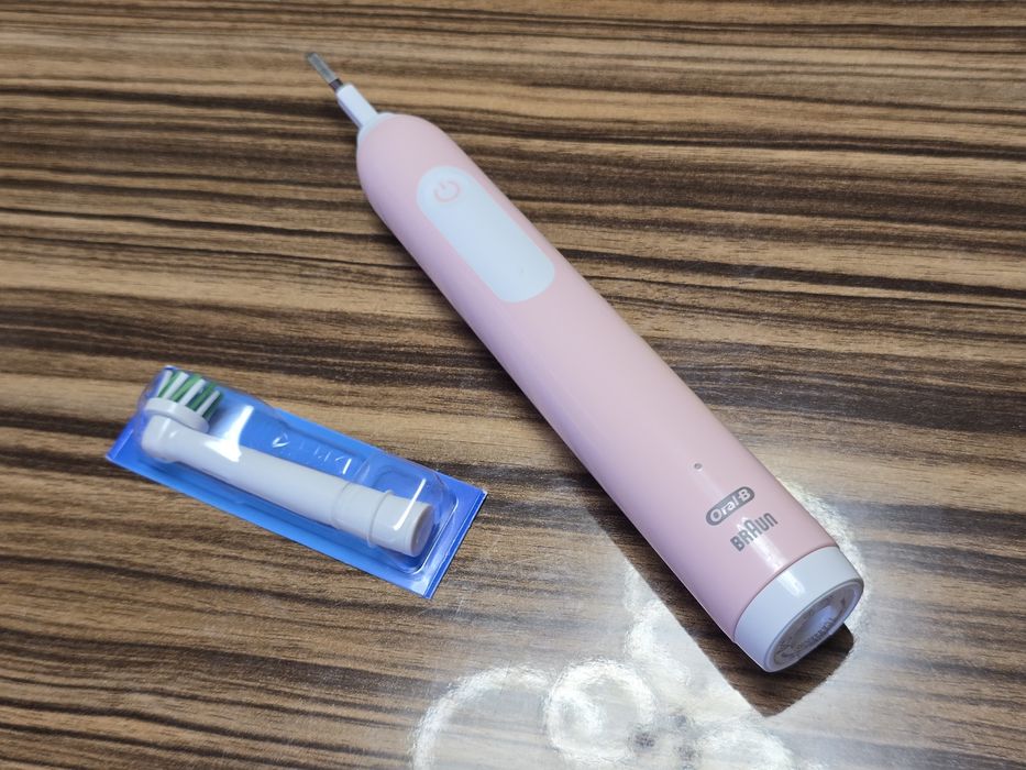 Periuta Oral B PRO 1 roză