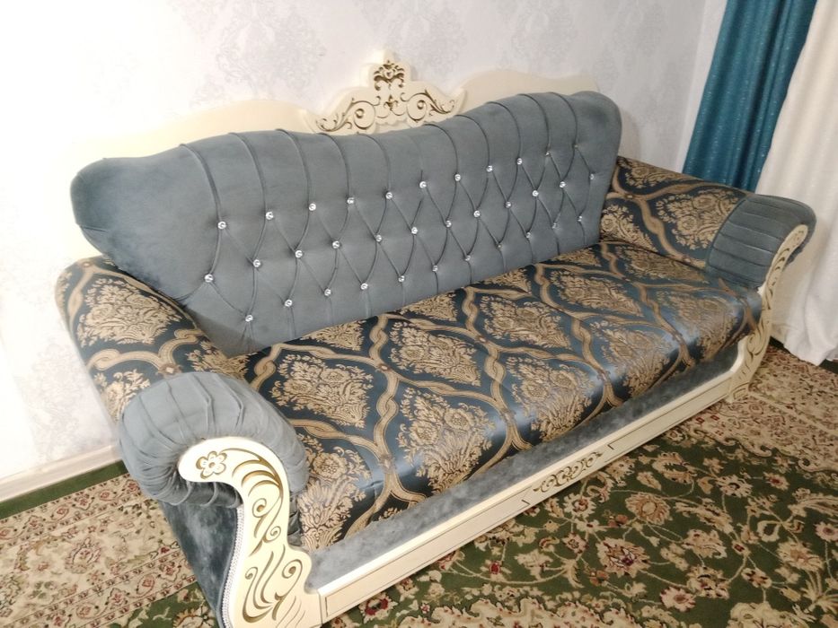 Продам диван с креслом